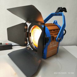 LED Spotlight (CD-1000WS) w/ Light Stand